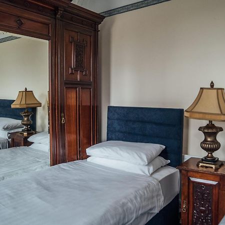 Bed and Breakfast Charlemont House Moy Экстерьер фото