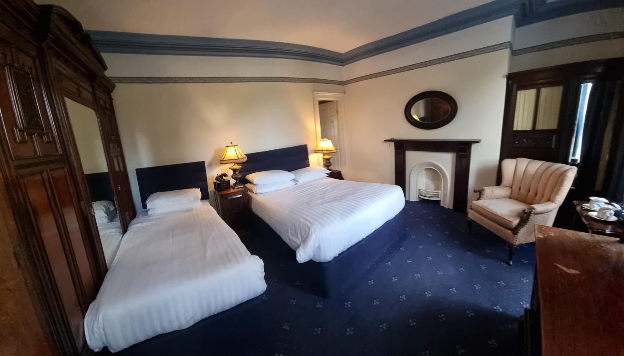 Bed and Breakfast Charlemont House Moy Экстерьер фото