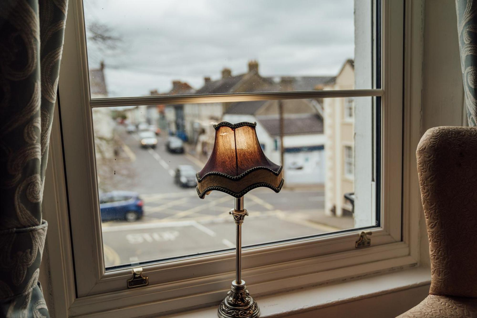 Bed and Breakfast Charlemont House Moy Экстерьер фото