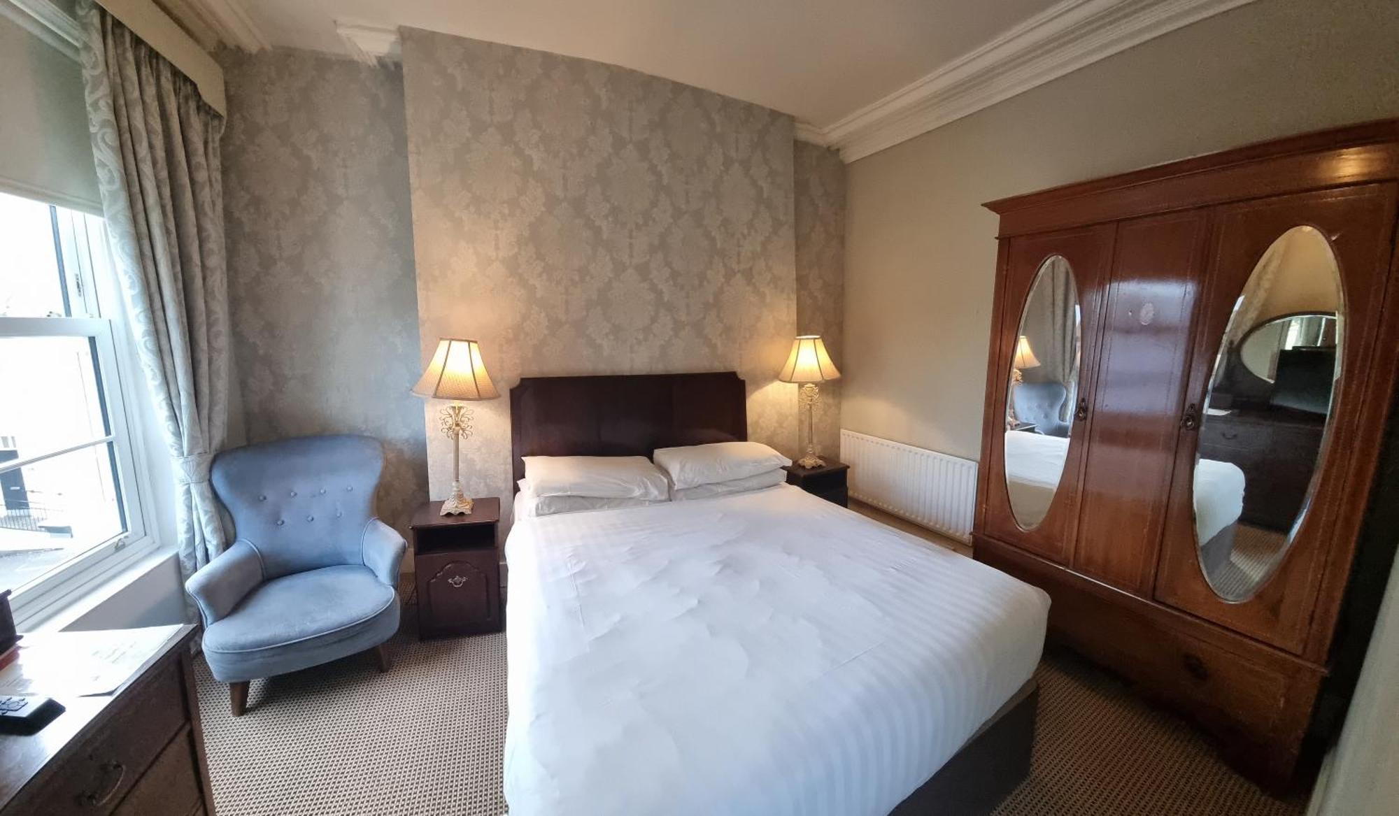 Bed and Breakfast Charlemont House Moy Номер фото