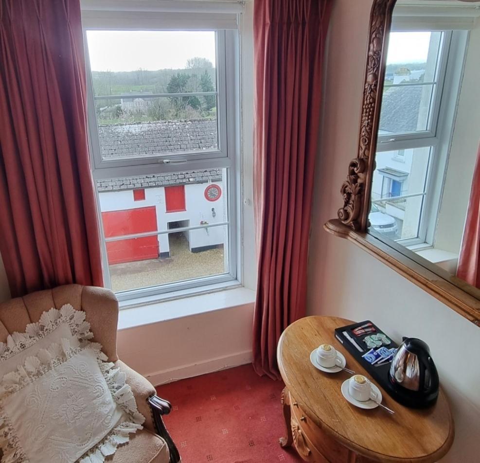 Bed and Breakfast Charlemont House Moy Экстерьер фото