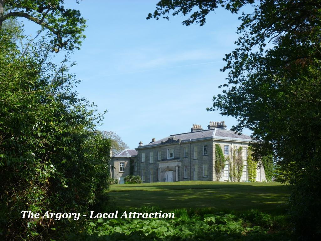 Bed and Breakfast Charlemont House Moy Экстерьер фото
