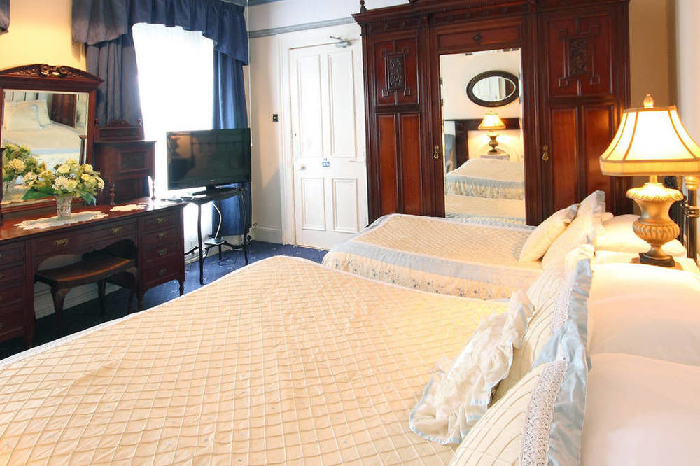 Bed and Breakfast Charlemont House Moy Экстерьер фото